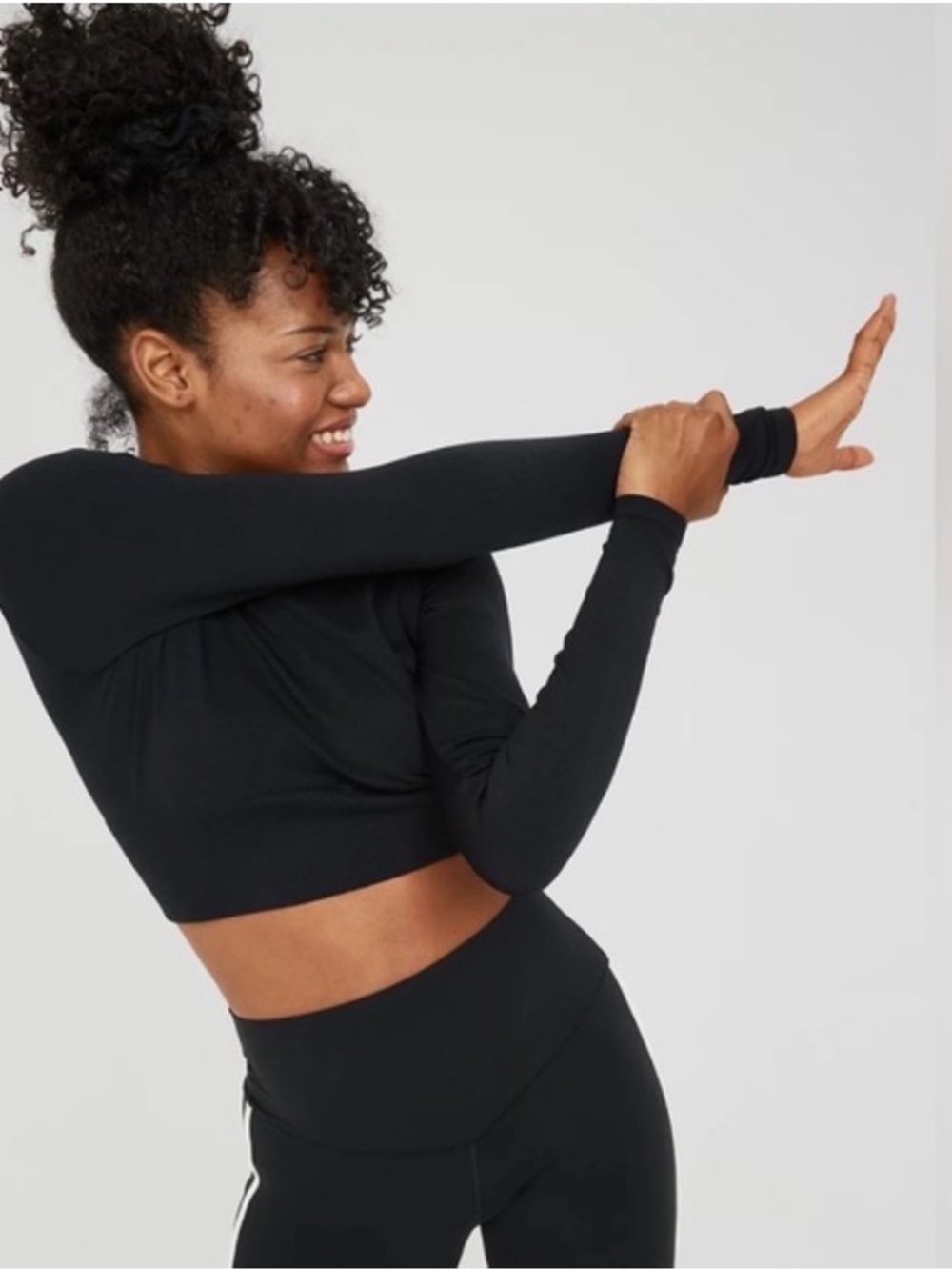 OFFLINE by Aerie Black Sidewalk Cropped Seamless Long sleeve Size S